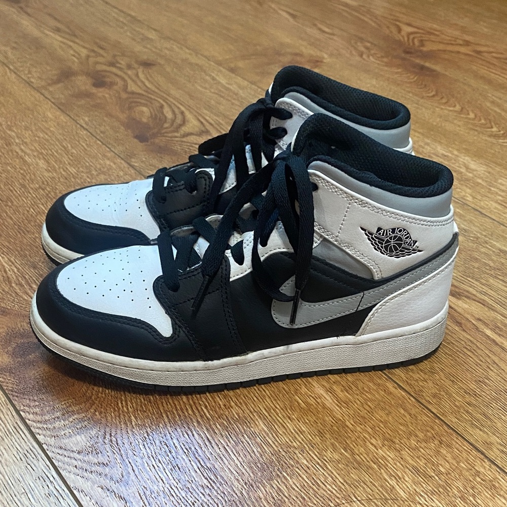 2020 Air Jordan 1 Mid GS ‘White Shadow’